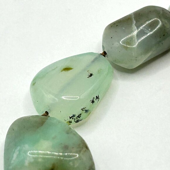 7.5" Chrysoprase Bracelet with a Natural Pearl and 14k Gold Beads - Picture 3 of 7